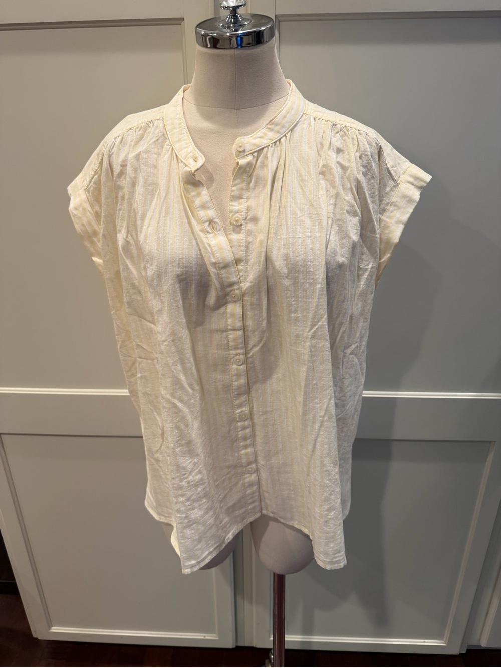 LOFT Cream and Yellow Short Sleeve Button-Front Top